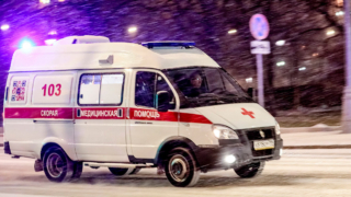 Ребенок и двое взрослых погибли из-за снежного циклона в России, 33 человека пострадали