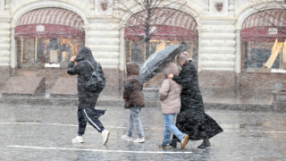 "Погоды не будет": на 1 Мая в Москве прогнозируют снег с дождем