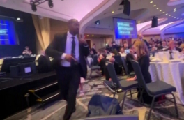 Белый дом назвал стрельбу на приеме с Трампом попыткой покушения на него