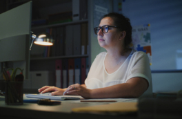 Бюрократическую нагрузку на врачей и учителей снизят новыми законами