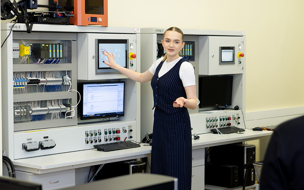 Студентка Технического университета УГМК