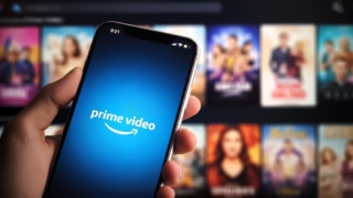 Сериал о школьных годах "блондинки в законе" получил первый тизер, Amazon уже снимает второй сезон