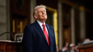 Трамп не исключил, что сможет остаться президентом США до 2032 года