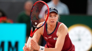 Рыбакина мощно стартовала на Roland Garros, обыграв Эрьявец