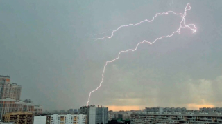 Грозы и жара до 27°C накроют Москву 5–7 мая