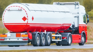 Великобритания бессрочно разрешила импорт топлива из российской нефти