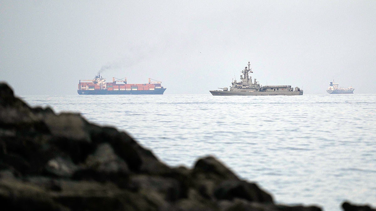 Иранская блокада Ормузского пролива парализовала движение судов у берегов ОАЭ
