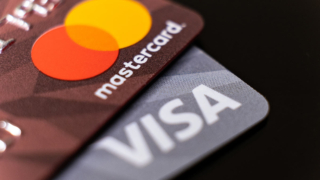 Карты Visa и Mastercard должны уйти с рынка, заявили в ЦБ