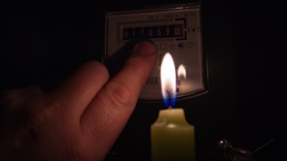 Энергодар почти сутки остается без света после атак на энергообъекты Запорожья