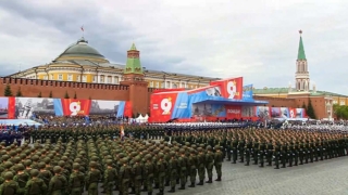 Парад Победы начался на Красной площади