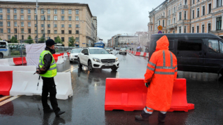 О перекрытиях движения в 3 округах Москвы и восьмибалльных вечерних пробках предупредил дептранс