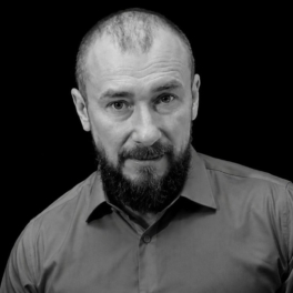 Скончался автор 