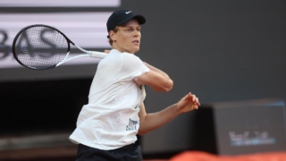 Сенсация на Roland Garros: Черундоло выбил Синнера в пяти сетах