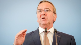Глава Минобороны Германии призвал к европеизации НАТО ради союза с США