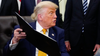 Трамп обязал ведомства США создать квантовый компьютер и перейти на постквантовую защиту шифрования