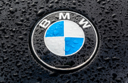 BMW показала первый тизер нового X5 и назвала дату премьеры