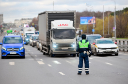Движение транспорта в Капотне ограничили после атаки беспилотника на НПЗ