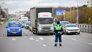 Движение транспорта в Капотне ограничили после атаки беспилотника на НПЗ
