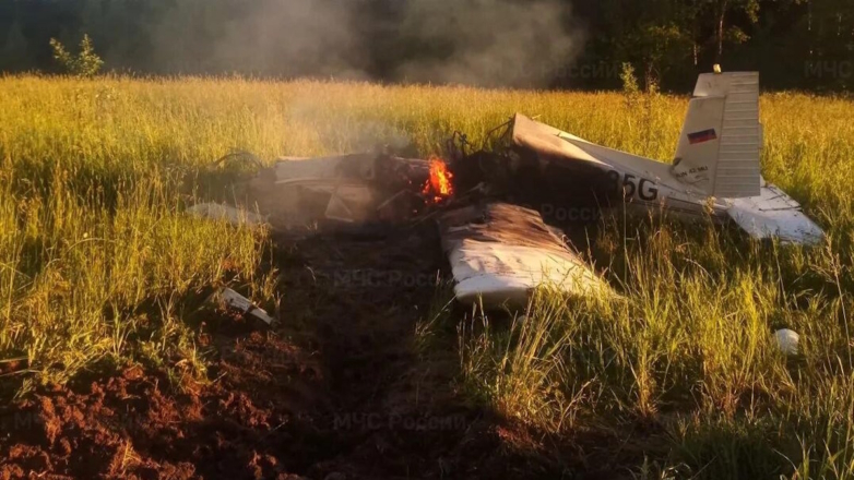 Легкомоторный самолет разбился при заходе на посадку в Подмосковье, погибли два человека
