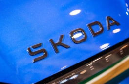 Skoda представила семиместный электрический кроссовер Peaq с запасом хода 640 км