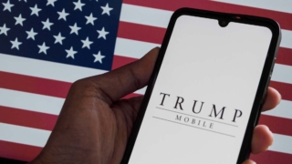 Trump Mobile T1, заявленный как американский смартфон, оказался копией тайваньского HTC