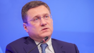 Новак рассказал, что делают власти, чтобы компенсировать дефицит топлива из-за "прилетов"