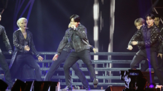Кто составляет BTS компанию в хит-парадах: Розэ, ATEEZ, HUNTR/X и другие K-pop-звезды