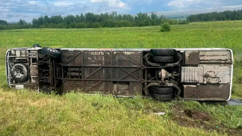 Автобус с 27 детьми попал в ДТП под Красноярском. Что известно к этому часу