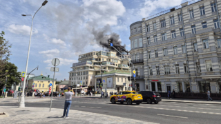 Площадь пожара в элитном ЖК в Москве выросла до 200 кв. метров