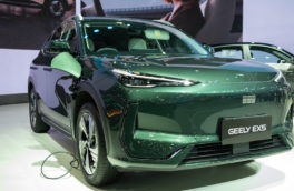 Новый Geely EX5 EM-R появился в России: разгон до 100 км/ч за 8,1 секунды