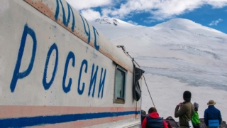 Альпинист из Малайзии погиб при спуске с Эльбруса