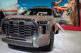 Toyota представила первый рестайлинг пикапа Tundra третьего поколения
