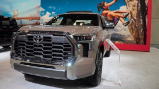 Toyota представила первый рестайлинг пикапа Tundra третьего поколения