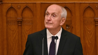 Новым президентом Венгрии стал конфликтовавший с Орбаном юрист Андраш Бака