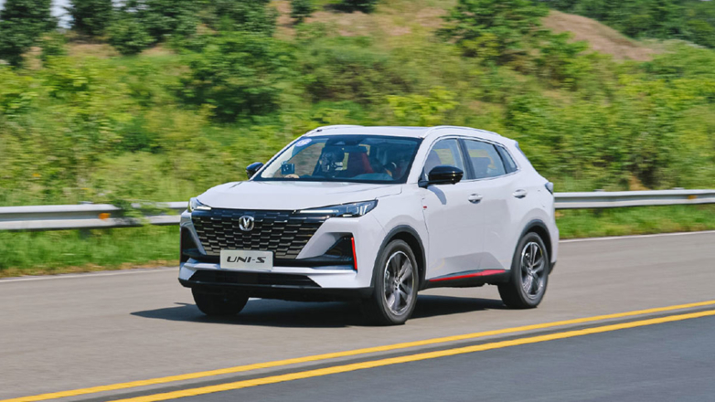 Тест-драйв Changan UNI-S / CS55 Plus: как вас теперь называть?
