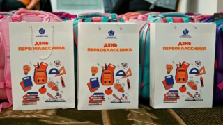 Сотрудники ЧЦЗ помогли собрать в школу детей без родителей