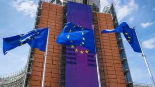 Еврокомиссия одобрила новый транш кредита Украине на €6,1 млрд