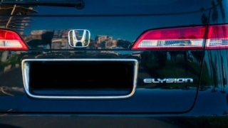 Honda готовит новый премиальный минивэн Elysion для борьбы с Toyota Alphard