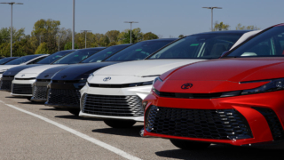 Toyota отзывает более полумиллиона Camry Hybrid в США