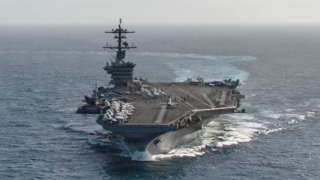 Командующий CENTCOM посетил авианосец USS Abraham Lincoln на фоне жалоб экипажа