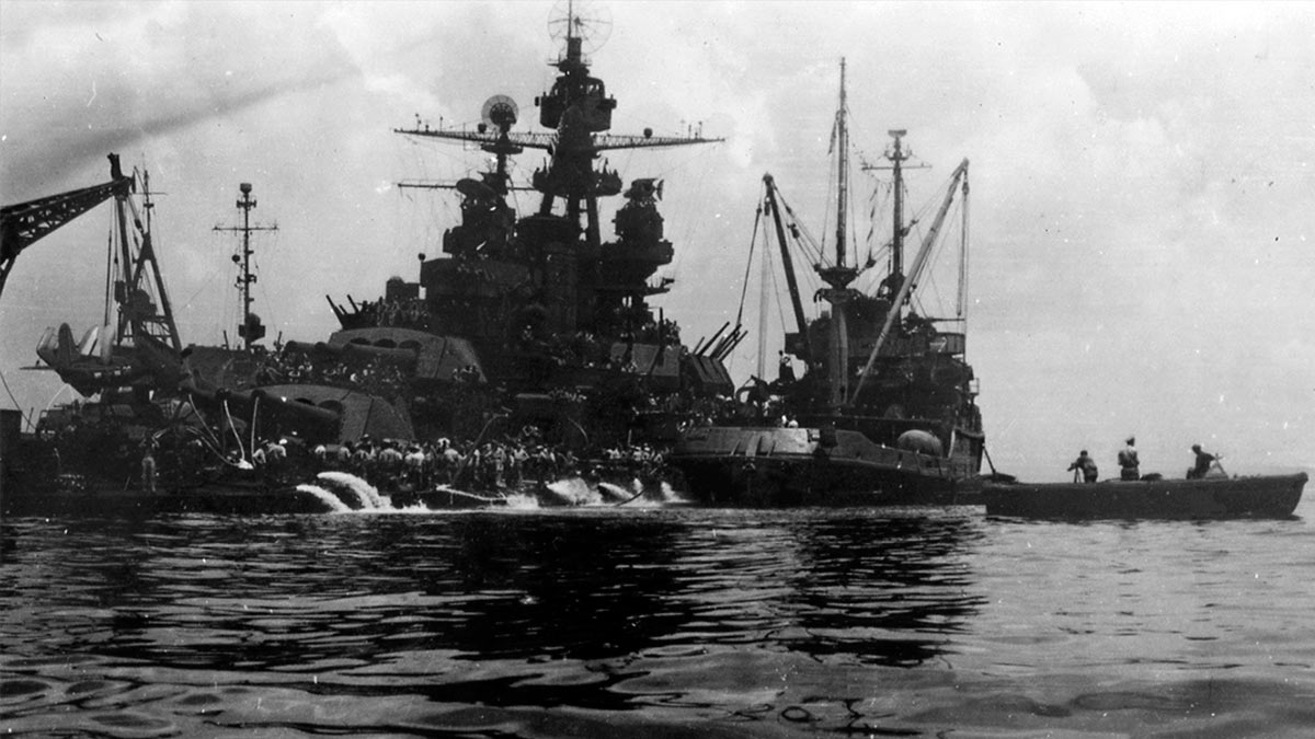 Спасательное судно ВМС США USS Shackle