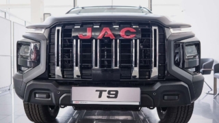 JAC представила мощный 524-сильный гибридный пикап Hantu на базе модели T9