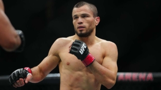 Умар Нурмагомедов сенсационно проиграл нокаутом в главном бою турнира UFC в Китае