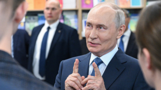Путин поручил создать единую экосистему научно-технологического развития