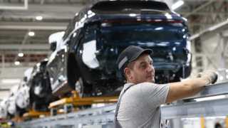 Доля электромобилей на российском рынке впервые достигла 2%