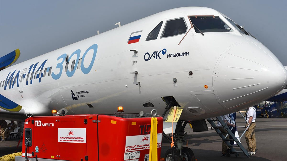 Российский лайнер Ил-114-300