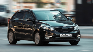 Kia Rio возглавила список самых популярных подержанных иномарок в России