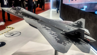 Истребитель Су-57Э с принципиально новым вооружением впервые покажут на выставке в Египте