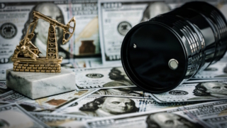 Стоимость нефти марки Urals превысила $111 за баррель, обогнав Brent