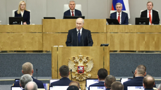 Путин призвал депутатов исключить популизм и принимать работоспособные законы